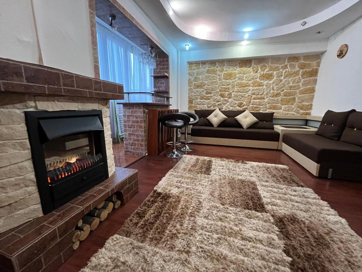 Modern Oasis With A Cozy Fireplace Your Stylish Apartment Minutes From Downtown Букурещ Екстериор снимка