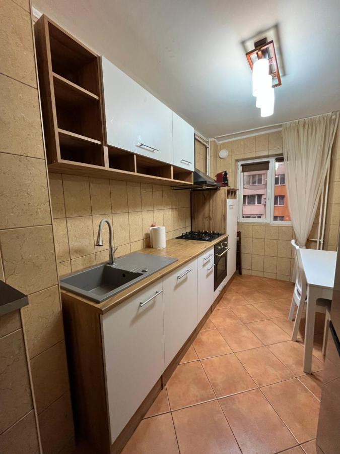 Modern Oasis With A Cozy Fireplace Your Stylish Apartment Minutes From Downtown Букурещ Екстериор снимка