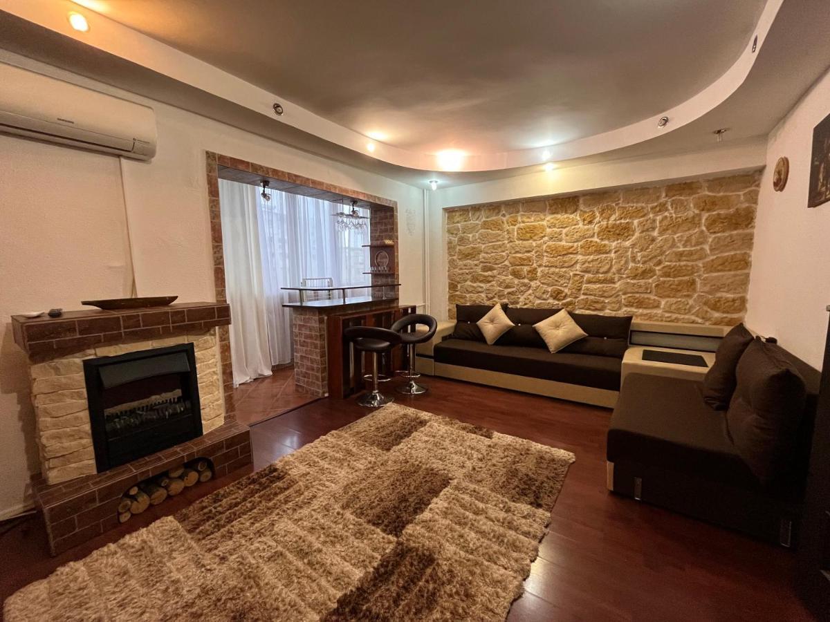 Modern Oasis With A Cozy Fireplace Your Stylish Apartment Minutes From Downtown Букурещ Екстериор снимка