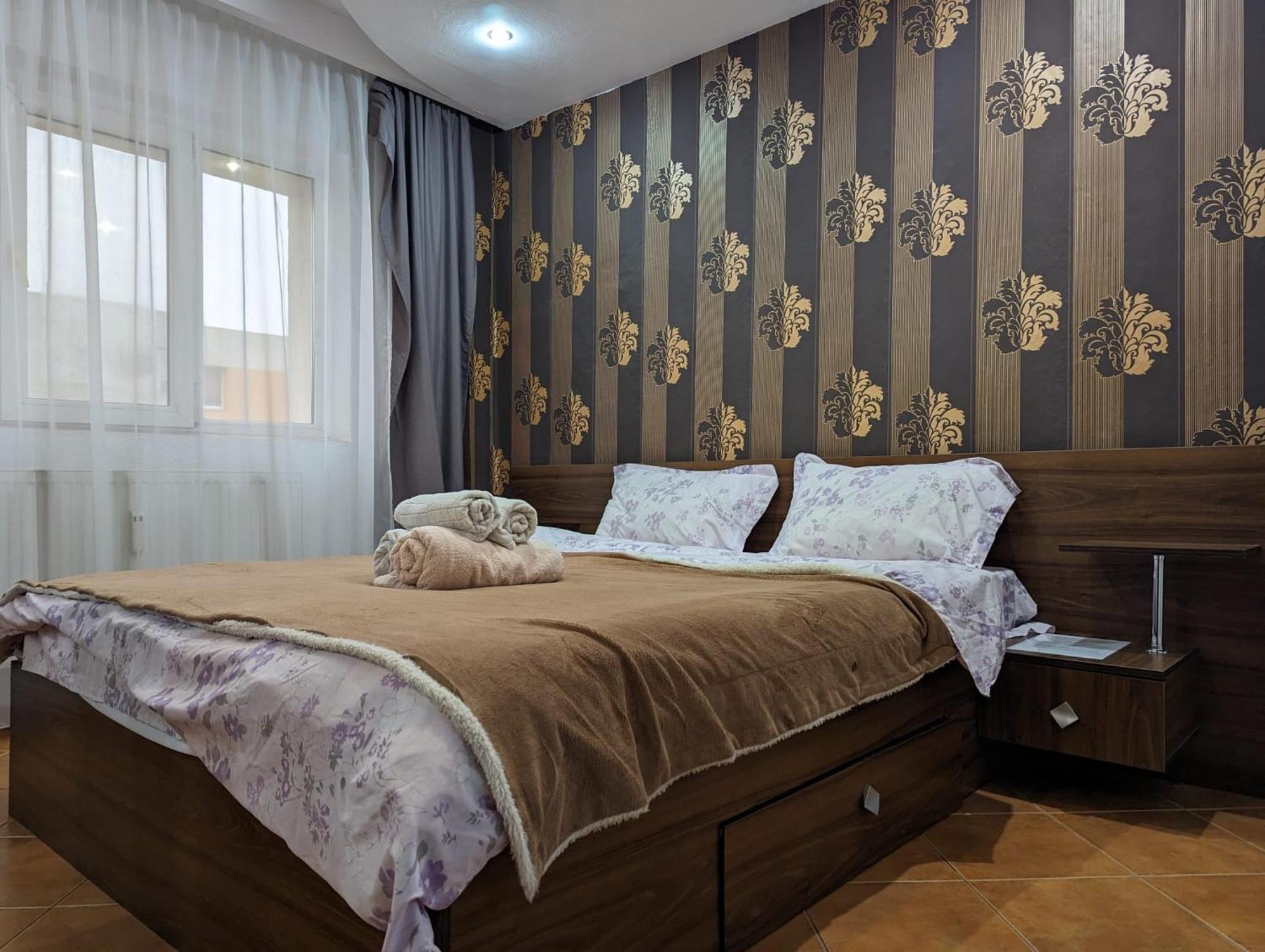 Modern Oasis With A Cozy Fireplace Your Stylish Apartment Minutes From Downtown Букурещ Екстериор снимка