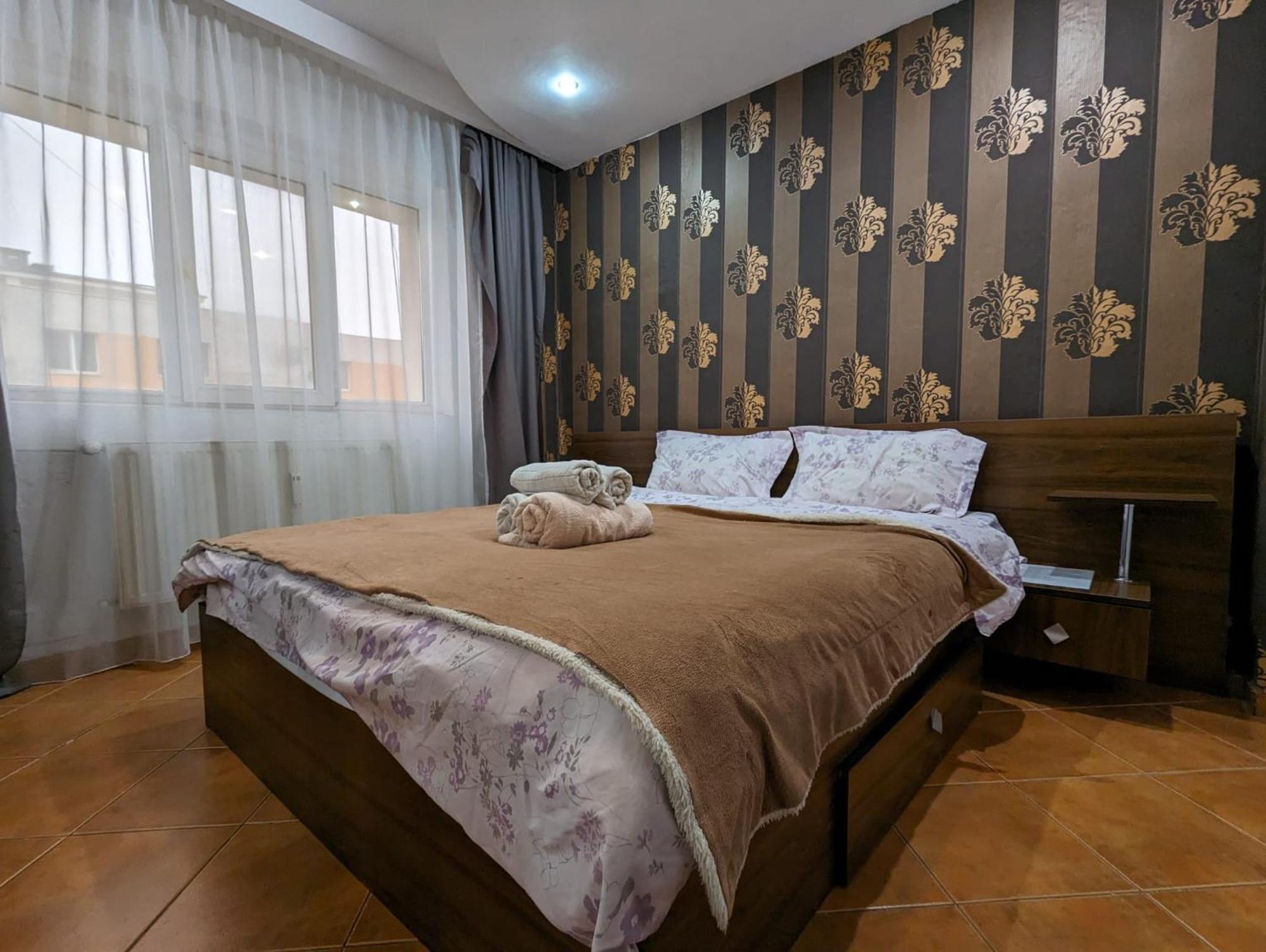 Modern Oasis With A Cozy Fireplace Your Stylish Apartment Minutes From Downtown Букурещ Екстериор снимка