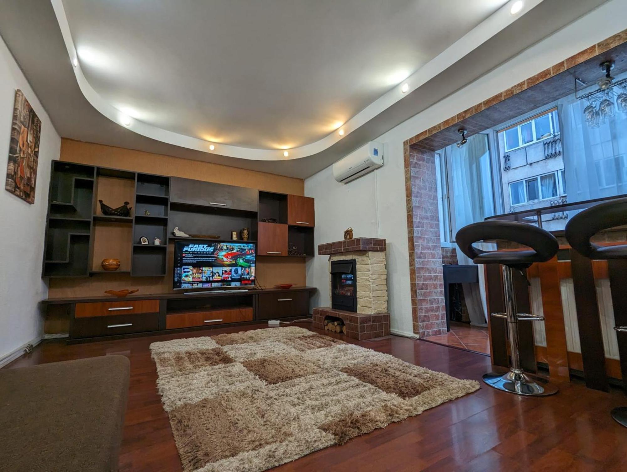 Modern Oasis With A Cozy Fireplace Your Stylish Apartment Minutes From Downtown Букурещ Екстериор снимка
