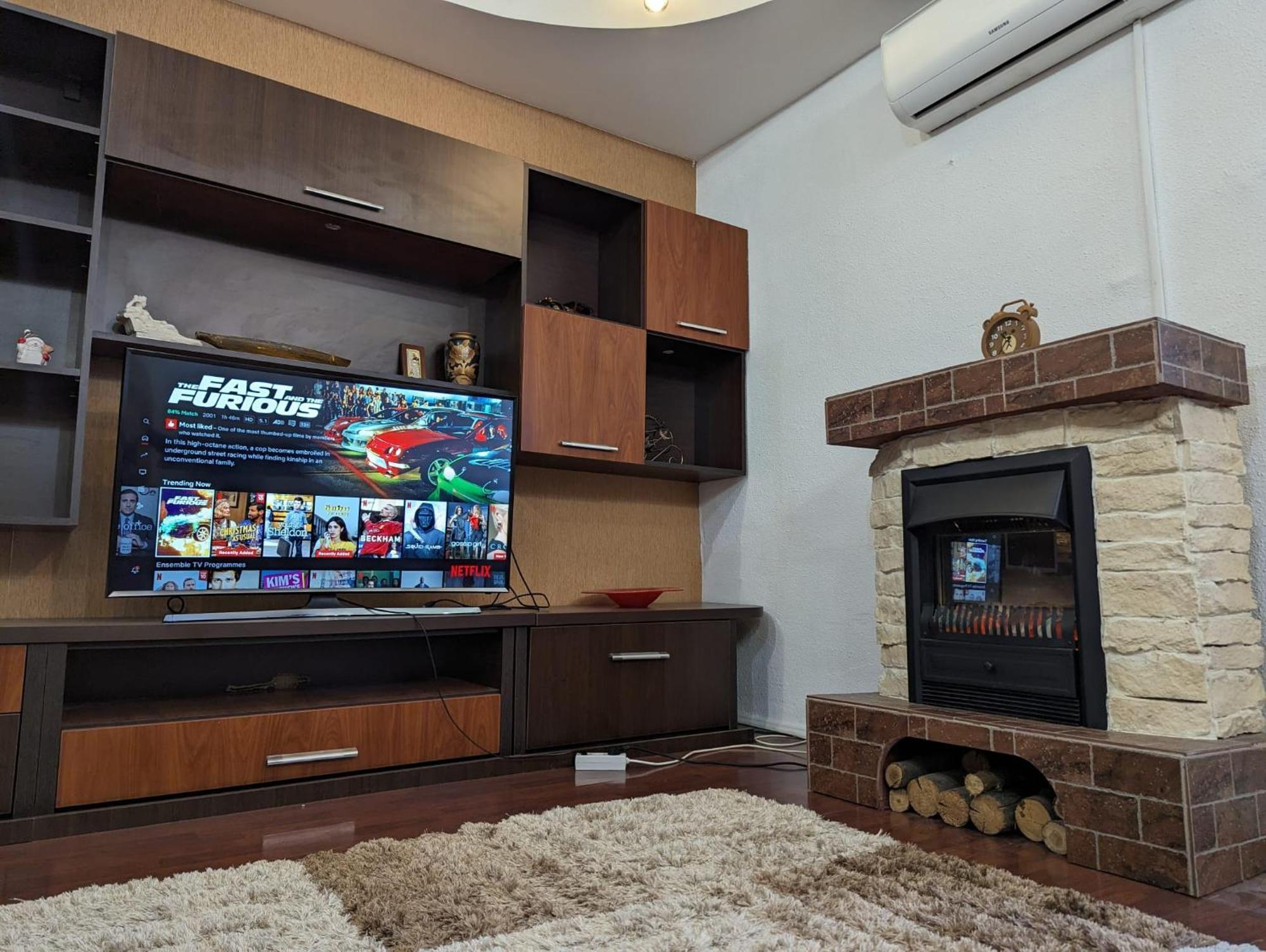Modern Oasis With A Cozy Fireplace Your Stylish Apartment Minutes From Downtown Букурещ Екстериор снимка